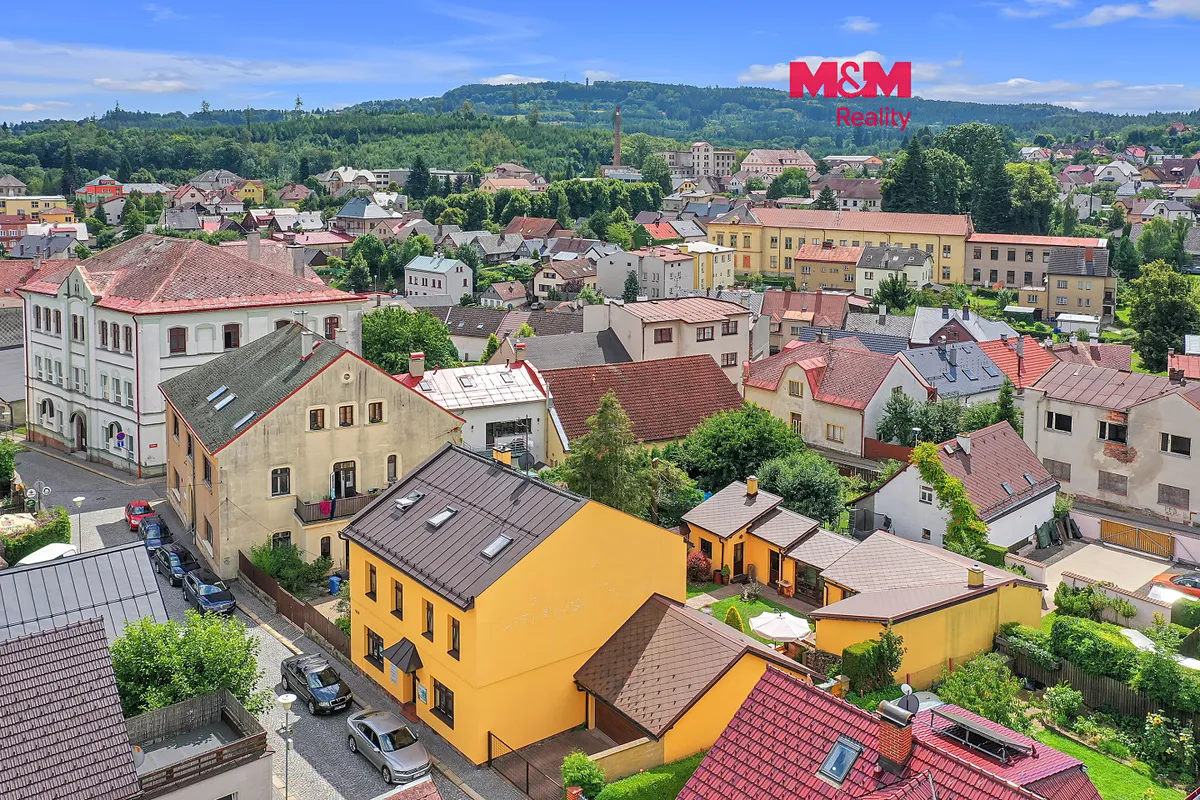 Prodej rodinného domu 322 m², pozemek 722 m²